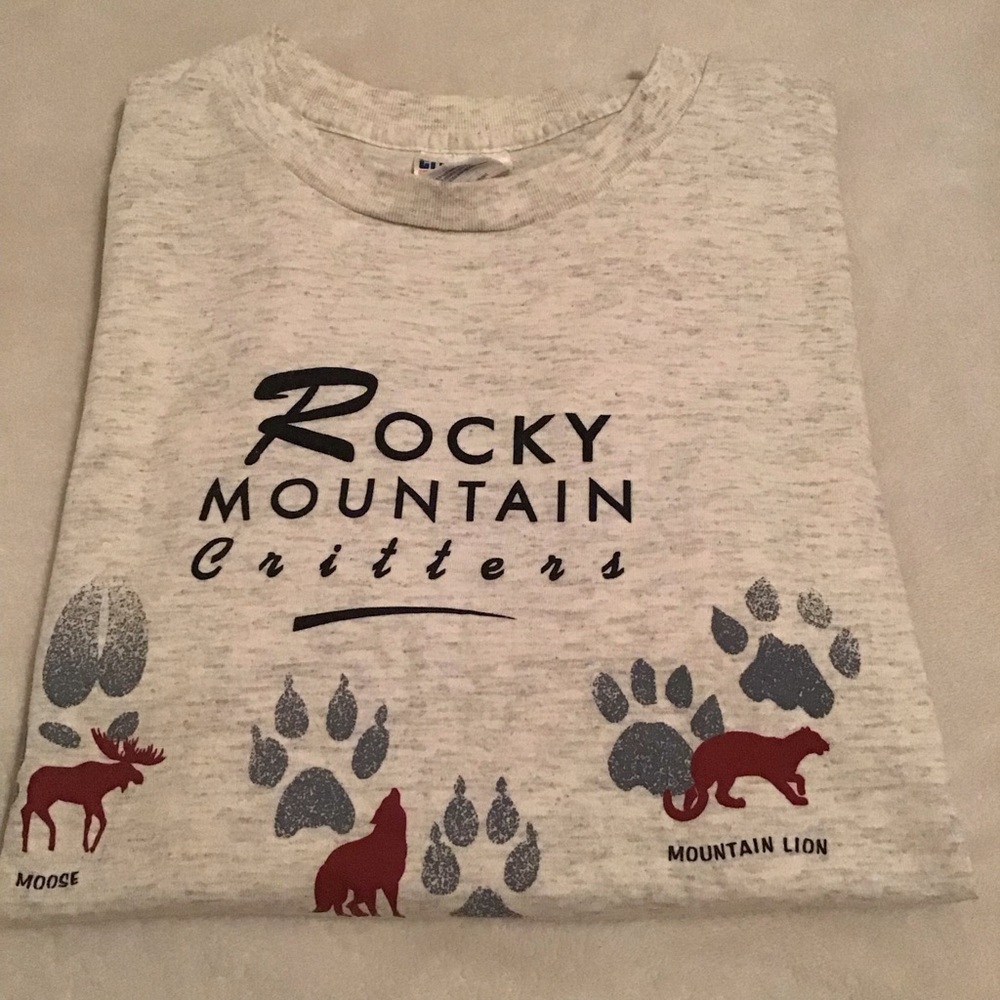 Vintage Cityscape Rocky Mountain Critters Short Sleeve Tee